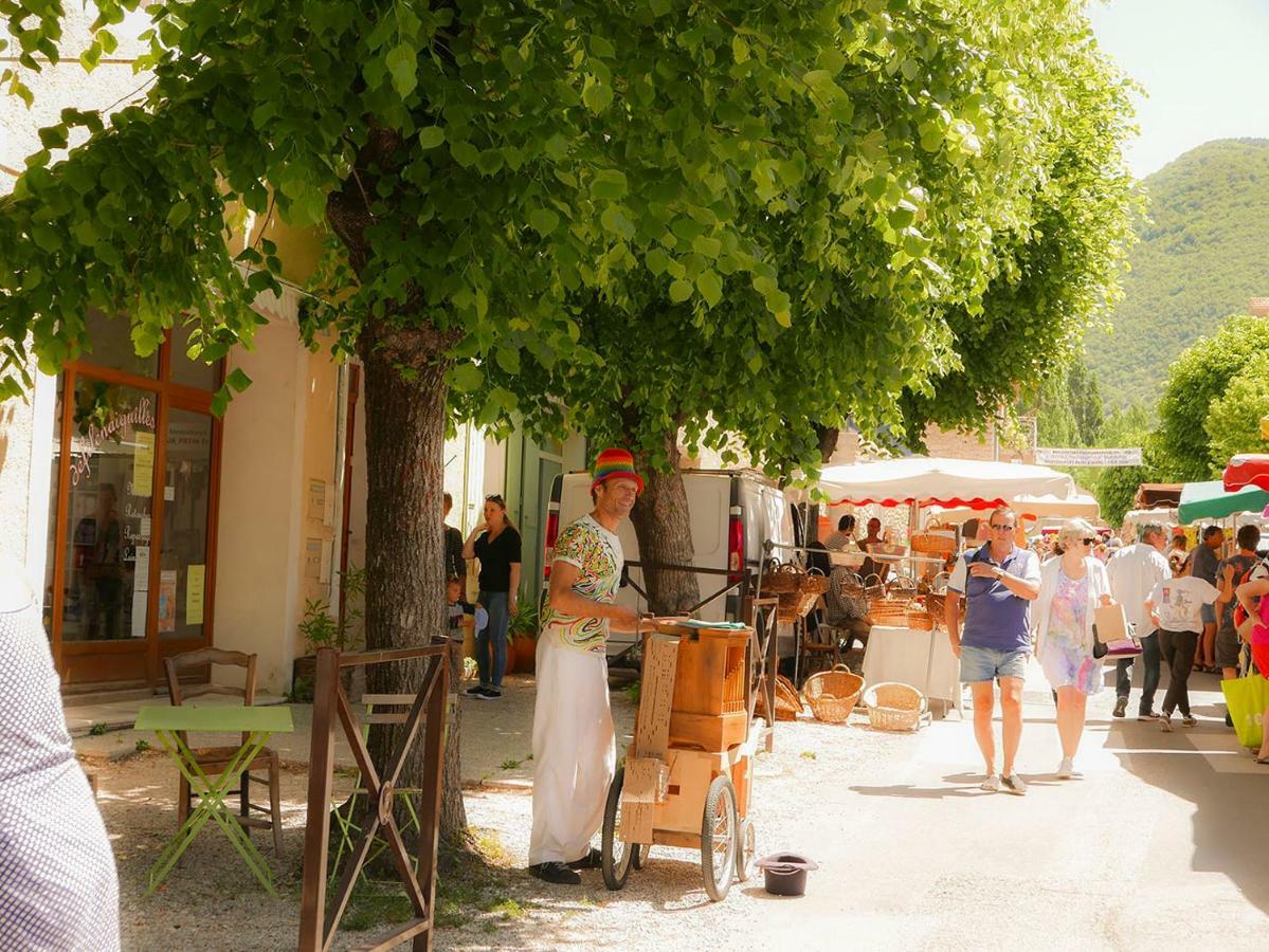 Chateau Des Gipieres Bij De Mont Ventoux Монбран-ле-Бен Екстериор снимка
