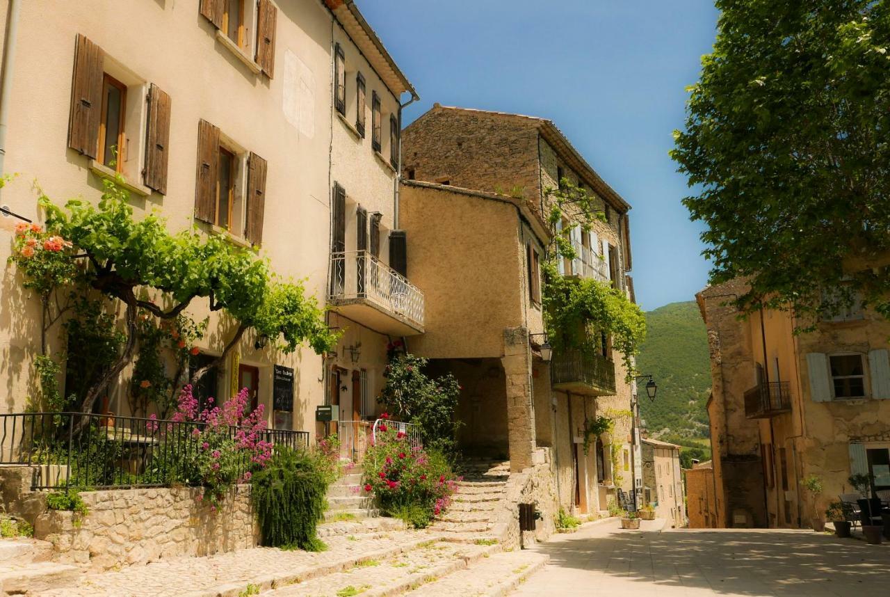 Chateau Des Gipieres Bij De Mont Ventoux Монбран-ле-Бен Екстериор снимка